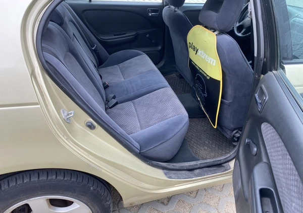 Toyota Avensis cena 2900 przebieg: 330000, rok produkcji 2001 z Wejherowo małe 137